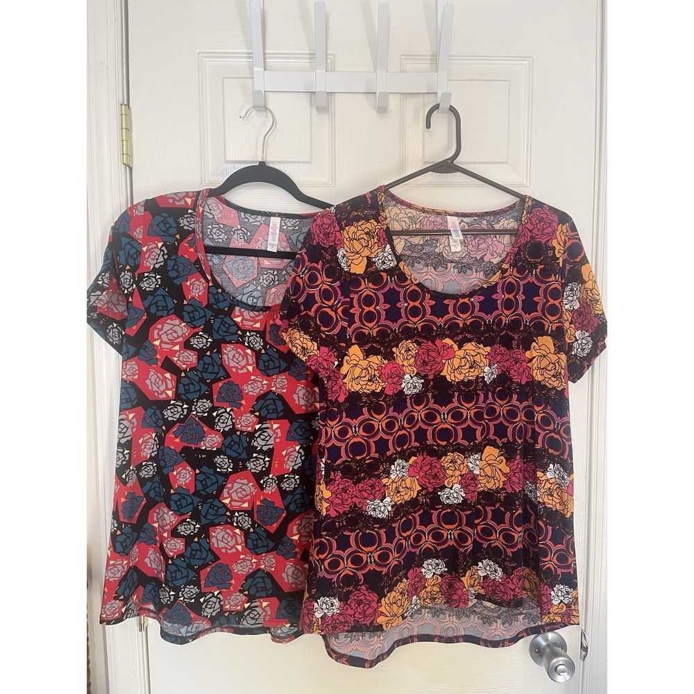 Lularoe NWT Large Classic T with Colorful Floral Pattern Set of 2 Short Sleeve L - Picture 1 of 6